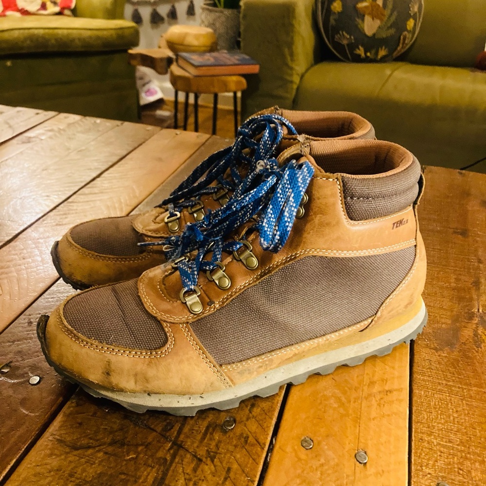 L.L. Bean Brown and Tan Hiking Boots with Blue Laces